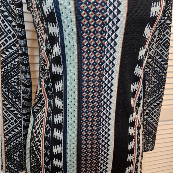 Living Doll Los Angeles Top XS Patterned A-Line Long Sleeve Aztec SW Print Boho - Picture 2 of 7